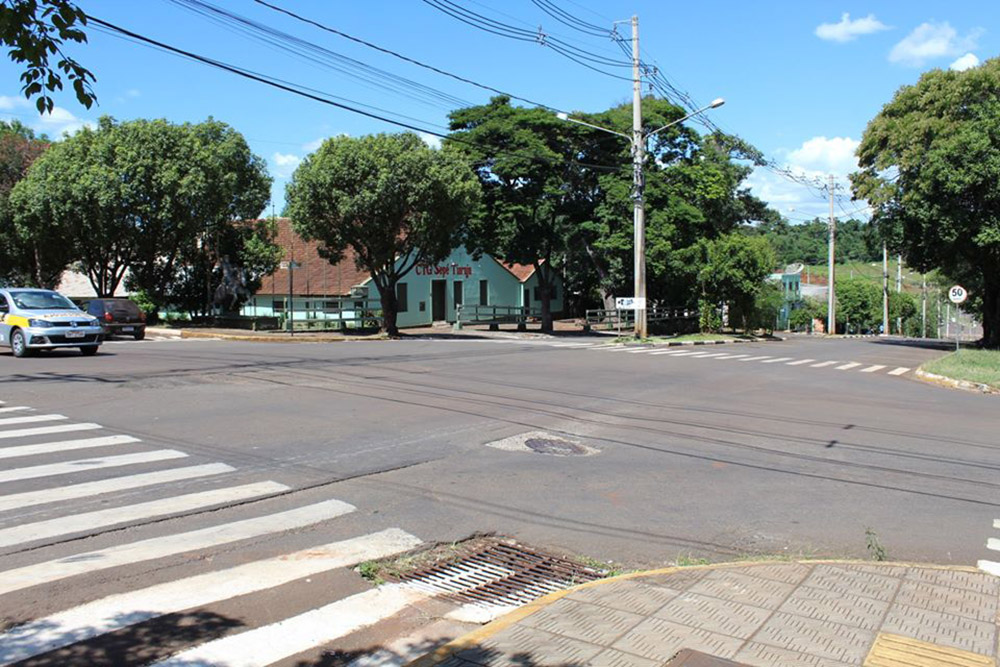 Avenida América, esquina com a Rua Missões (CTG Sepé Tiarajú), onde será implantada outra rotatória