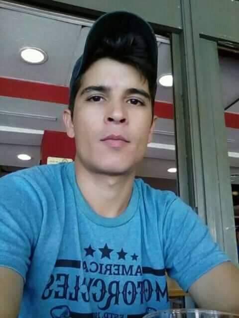 Elvio Santyago Rodrigues dos Santos Kaefer, de 32 anos faleceu no local