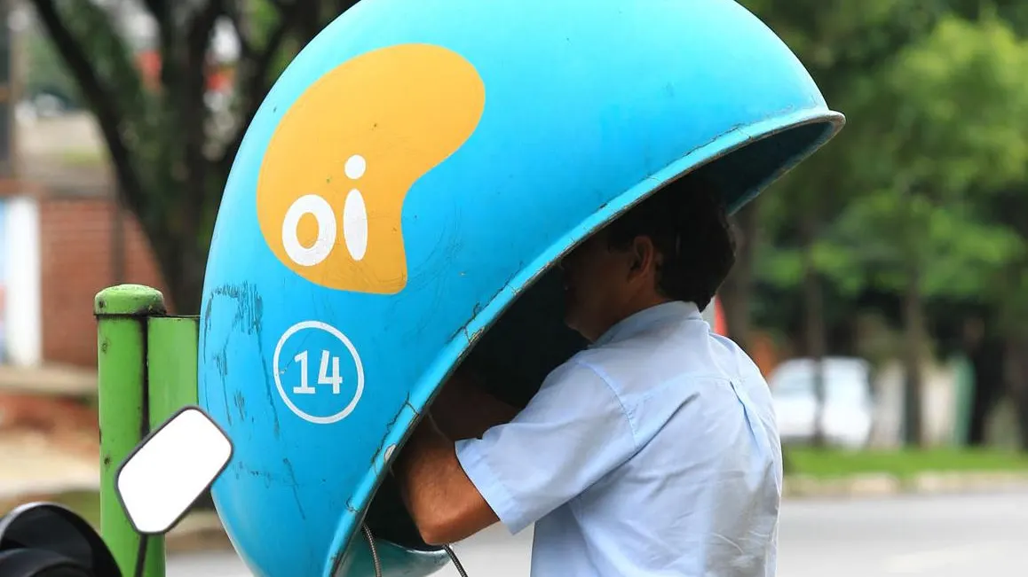 Orelhões começam a ser retirados das ruas a partir de janeiro