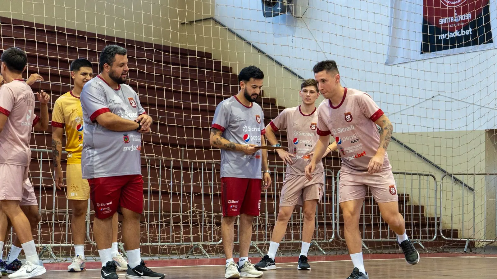 Reapresentação de atletas marca início dos trabalhos do Santa Rosa Futsal para 2026