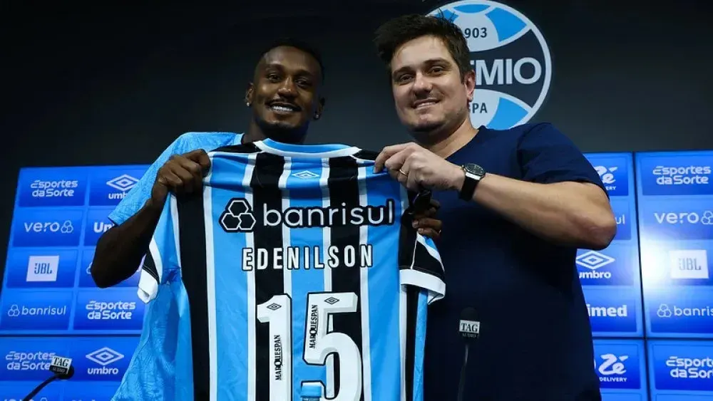 Grêmio  oficializa rescisão com Edenilson e volante acerta com o Botafogo