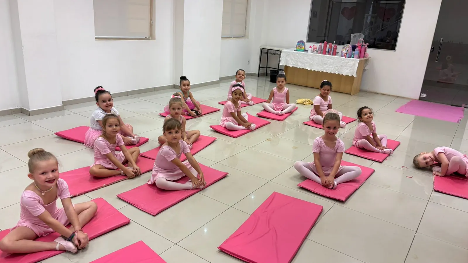 Projeto oferece aulas gratuitas de balé para meninas em Santa Rosa