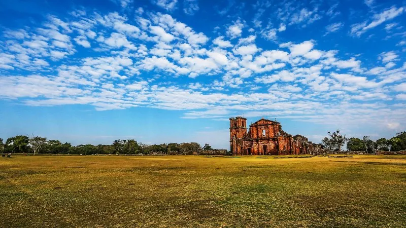 Ruínas de São Miguel têm entrada gratuita por tempo indeterminado