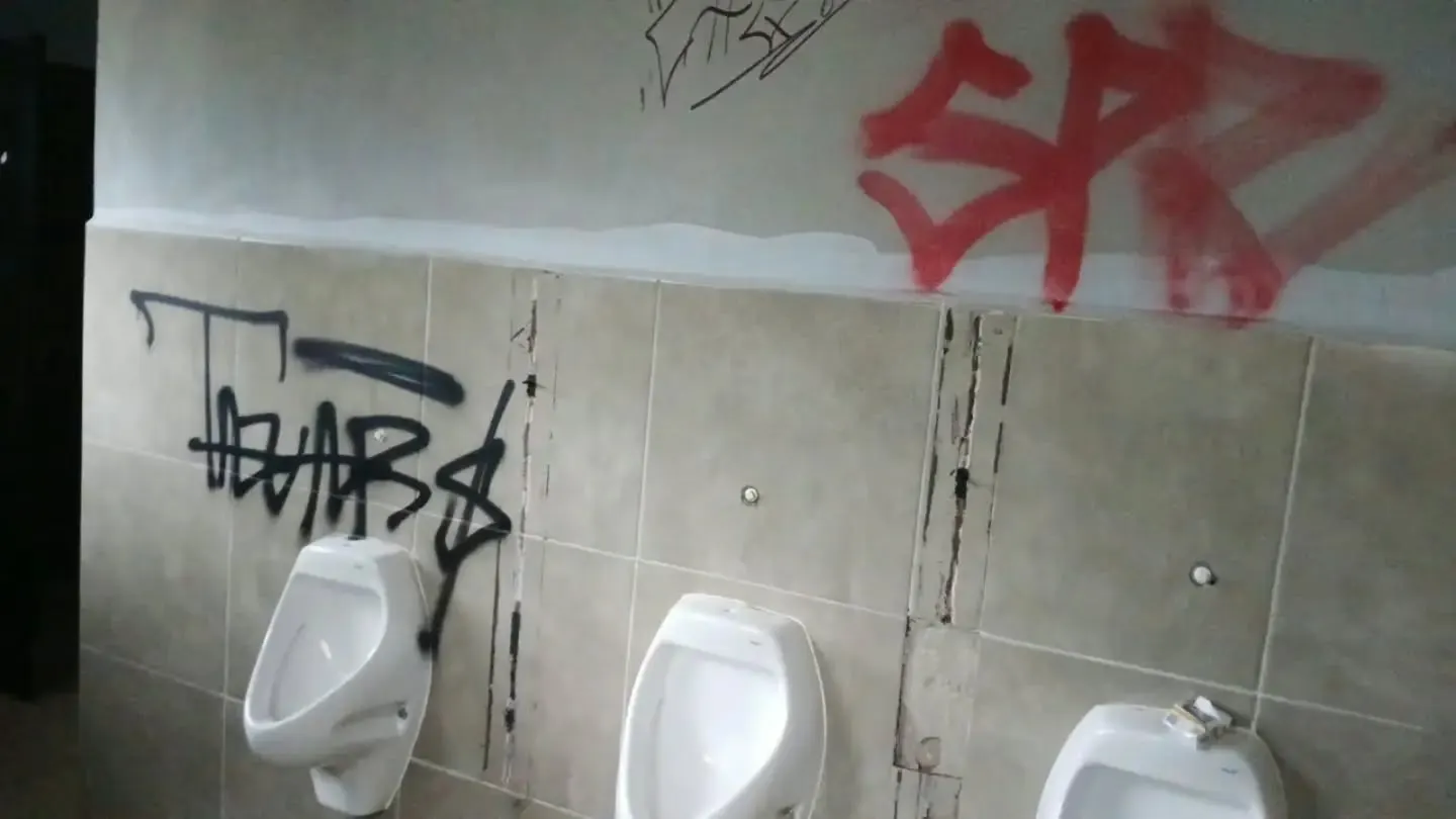 Praça Pedro Schwertz volta a ser alvo de vandalismo em Santa Rosa
